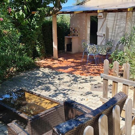 le bien placé Salernes Extérieur photo