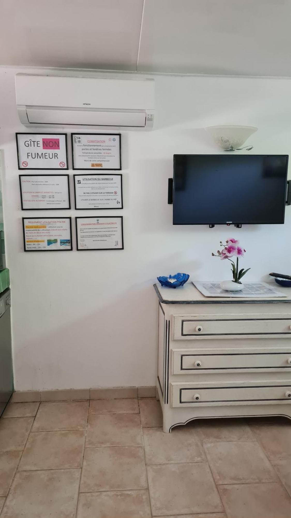 le bien placé Salernes Extérieur photo