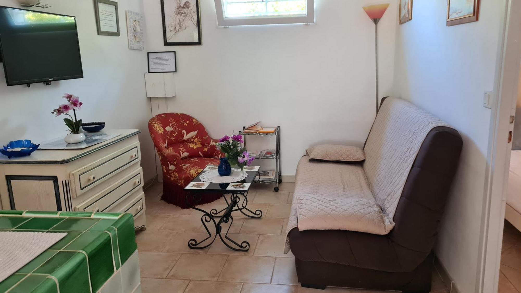 le bien placé Salernes Extérieur photo